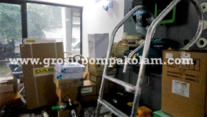 perlengkapan kolam renang