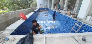 proses pemasangan mozaik
