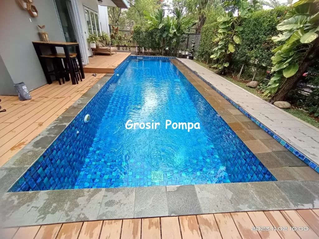 air kolam renang jernih